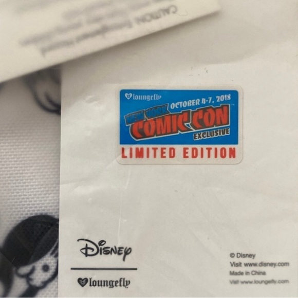 Super Rare!! Loungefly Mickey Mouse Exclusive Backpac - Picture 3 of 4